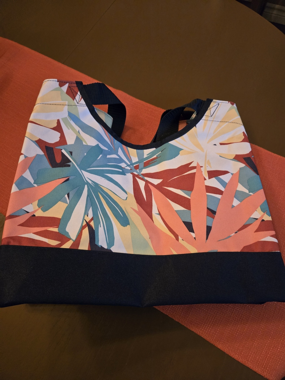 NWOT Thirty-one Painted Palms Tote